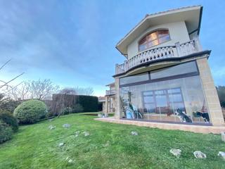 Xalet  Arriaga auzoa. Gran chalet unifamiliar , cercano a ncleo urbano y servicios .