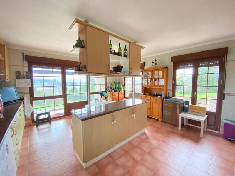 Foto 3f7c536c-0052-4424-833a-f8725a66ee96. Chalet gran chalet unifamiliar , cercano a núcleo urbano y servicios . en Barrika