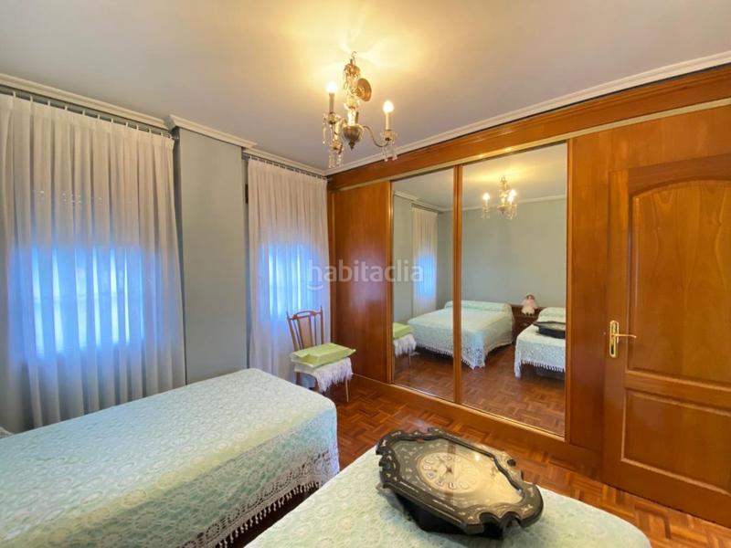 Foto 5af5189a-2e15-4afc-ba74-01d09717d2b6. Chalet gran chalet unifamiliar , cercano a núcleo urbano y servicios . en Barrika