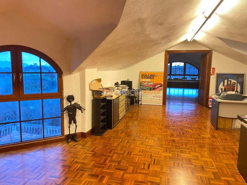 Foto 8675ffa3-999a-4c25-af1f-a585b1bc1396. Chalet gran chalet unifamiliar , cercano a núcleo urbano y servicios . en Barrika