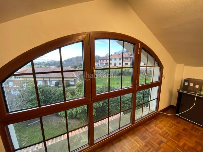 Foto d4997616-cf45-4e1a-8d28-76e339b4bb0d. Chalet gran chalet unifamiliar , cercano a núcleo urbano y servicios . en Barrika