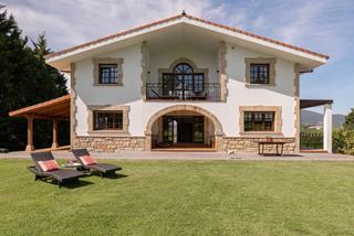 Chalet à Atxuri bidea 3. Casa espectacular junto a núcleo urbano