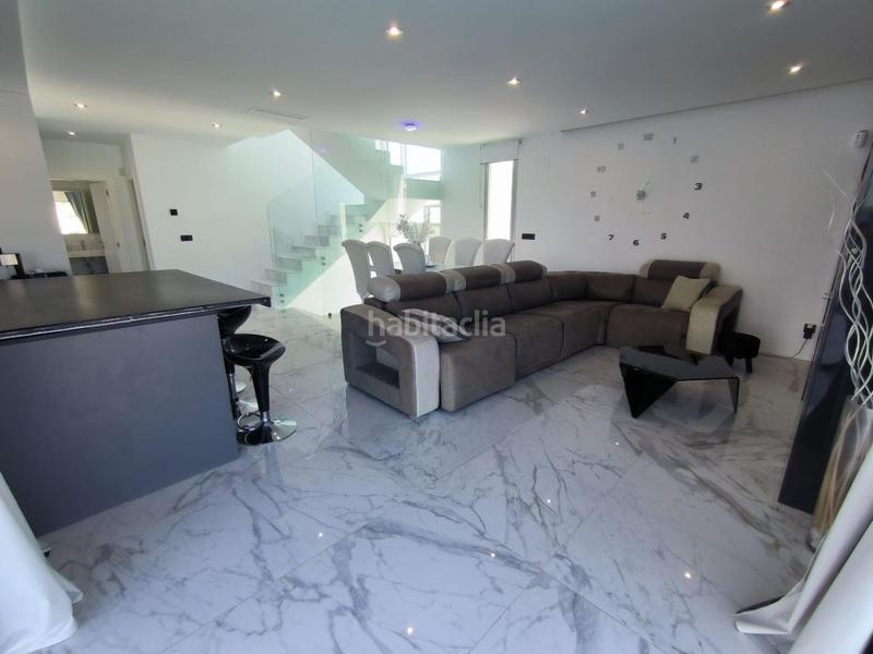 Foto 7313ae0e-857f-4065-82df-fd21c992b487. Xalet a avenida barcelona 25 a balcón de Finestrat-terra marina Finestrat