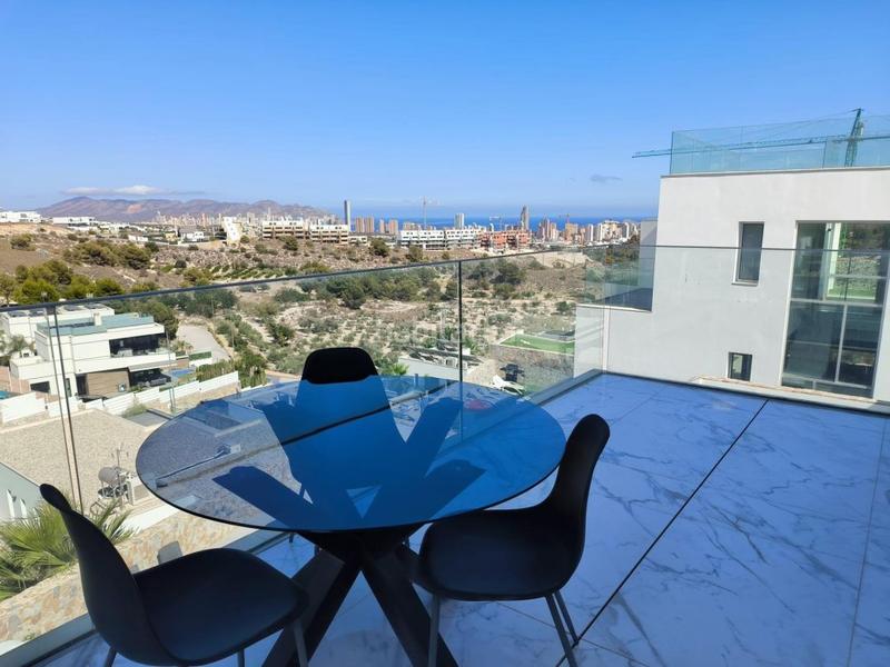 Foto d99d4ada-53b9-496a-be39-17e827febb20. Xalet a avenida barcelona 25 a balcón de Finestrat-terra marina Finestrat