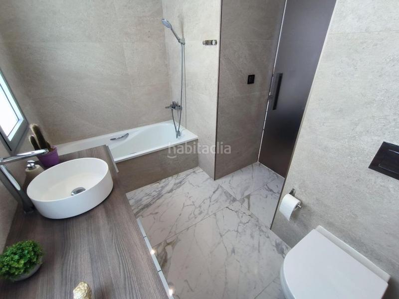 Foto ecf4a140-95d3-4f70-91ef-9040c5e62e83. Xalet a avenida barcelona 25 a balcón de Finestrat-terra marina Finestrat