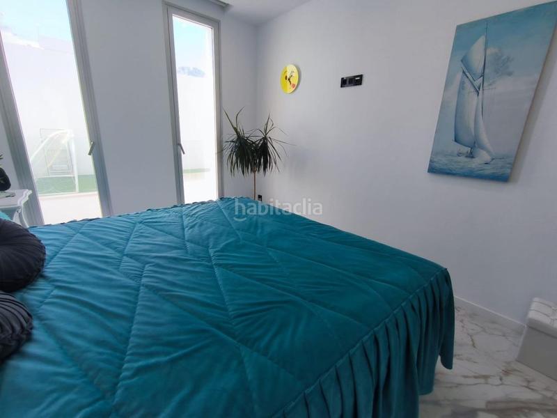 Foto f9635470-67a7-4ba1-9697-7ce0273215ff. Xalet a avenida barcelona 25 a balcón de Finestrat-terra marina Finestrat