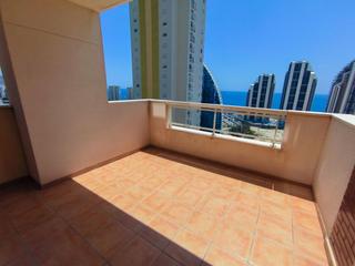 Appartamento in Vía parque 6. Amplio piso de 2 dormitorios con vistas al mar. benidorm