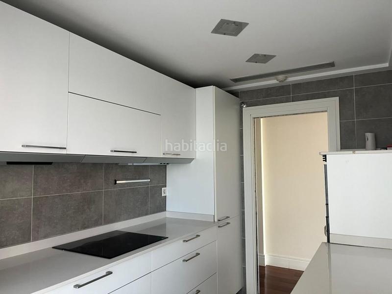 Foto 22966de2-6967-43c2-8f63-a79bb205ef3a. Location appartement avec chauffage parking dans Abandoibarra - Guggenheim Bilbao