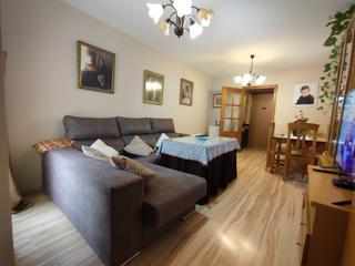 Apartament  Avenida reyes católicos. Piso
