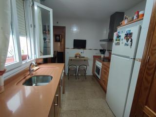 Apartament  Avenida reyes católicos. Piso
