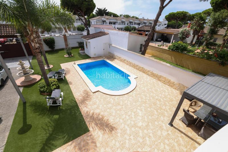 Foto 274d6061-cfea-4087-8853-56eeb14e9f38. Chalet avec chauffage parking piscine dans La Barrosa Chiclana de la Frontera