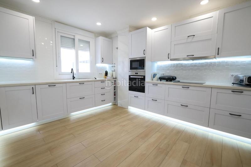 Foto 564886ab-8a45-4592-be77-7c0f597d46aa. Chalet avec chauffage parking piscine dans La Barrosa Chiclana de la Frontera