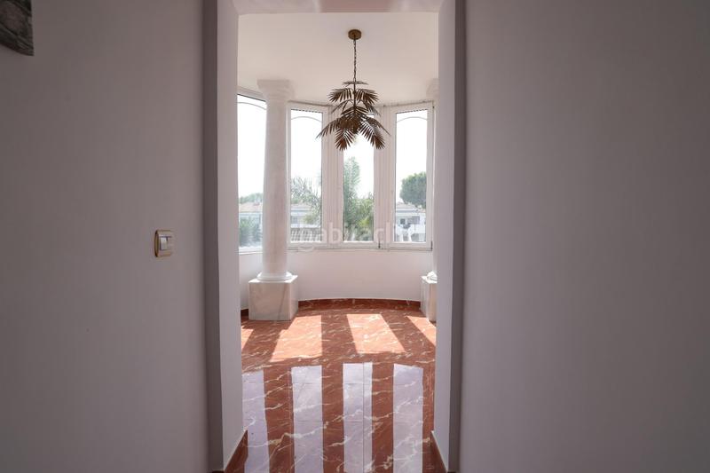 Foto 573d00eb-7d80-466d-b88c-c4b6029e97ef. Chalet avec chauffage parking piscine dans La Barrosa Chiclana de la Frontera