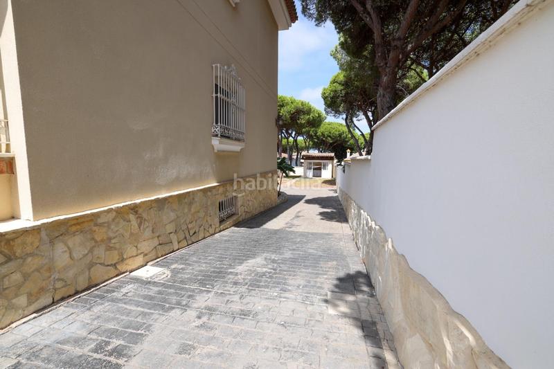 Foto 6f1ccc85-0d8a-4755-896b-59c9c4c5d22c. Chalet avec chauffage parking piscine dans La Barrosa Chiclana de la Frontera