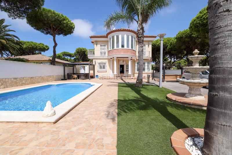 Foto a10d722b-4db2-494b-bd25-e19234fbd56d. Chalet avec chauffage parking piscine dans La Barrosa Chiclana de la Frontera