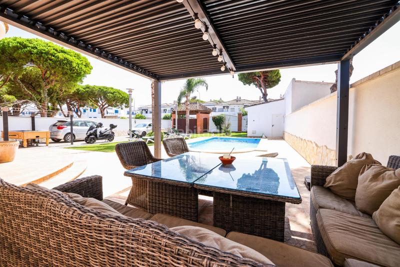 Foto dab75dff-7a3c-4c5d-b170-f3043be68d2e. Chalet avec chauffage parking piscine dans La Barrosa Chiclana de la Frontera