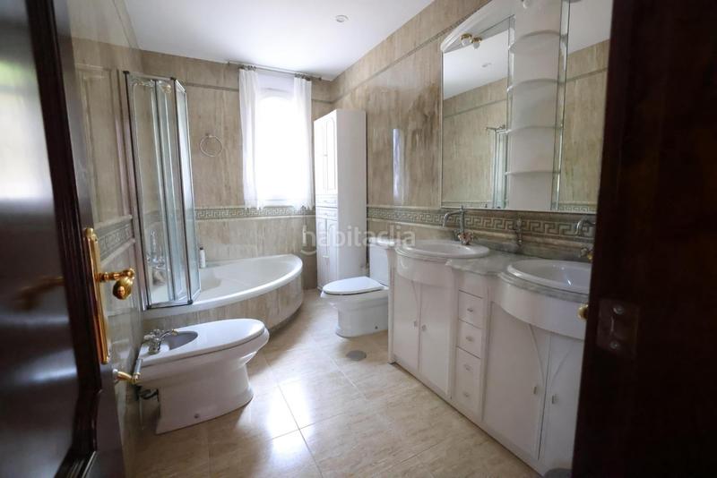 Foto e66ec2f0-dfe0-4f9e-8f49-dbc03ca78591. Chalet avec chauffage parking piscine dans La Barrosa Chiclana de la Frontera