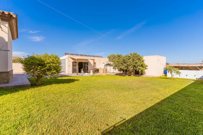 Foto a90ea8e6-b7f9-41c6-84fb-583d5c3bb086. Xalet amb aparcament a Los Franceses - La Vega Chiclana de la Frontera