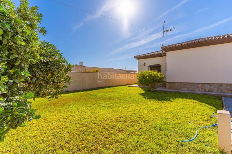 Foto b1bc26bc-64c8-46ef-a8e2-e8536153a024. Xalet amb aparcament a Los Franceses - La Vega Chiclana de la Frontera