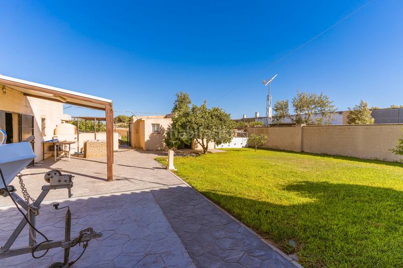 Foto c4f69d91-e9a6-4406-a8e5-5fe7e53d8145. Xalet amb aparcament a Los Franceses - La Vega Chiclana de la Frontera