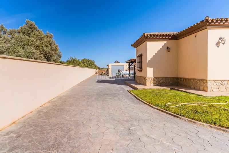 Foto c7b5944d-3793-46a8-b16b-9b5aa75533fd. Xalet amb aparcament a Los Franceses - La Vega Chiclana de la Frontera