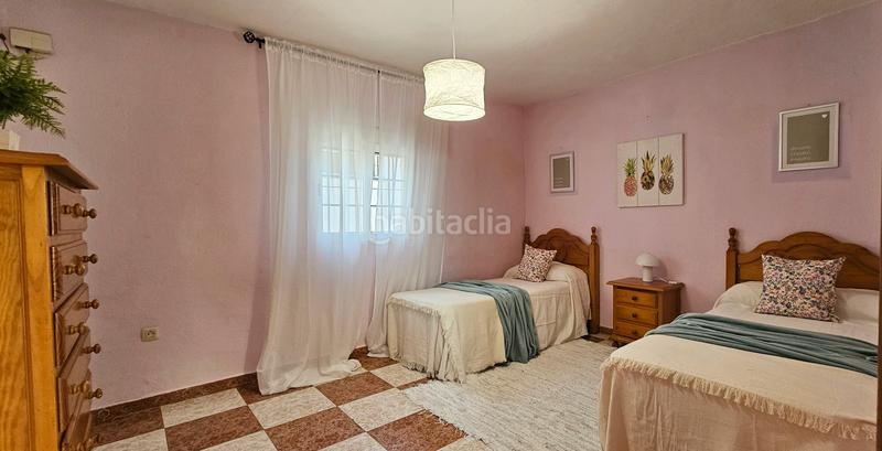 Foto f7f87ead-9f78-4fbb-9e62-053bfaa6b3f4. Chalet in La Banda - Campo de Fútbol Chiclana de la Frontera