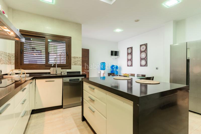 Foto 271df795-3c06-4e94-8a67-15c9c376bac3. Chalet espectacular chalet en Núcleo urbano Chiclana de la Frontera