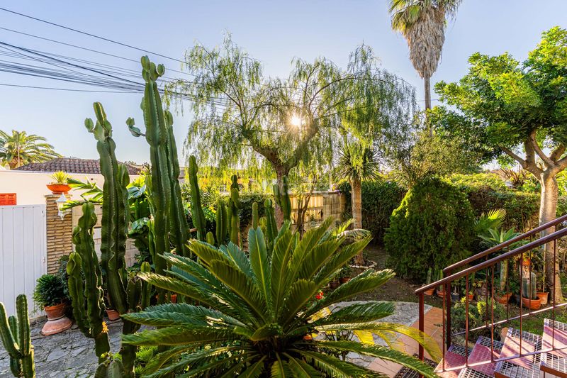 Foto 616e7635-1926-4e2b-a275-e2e456b56088. Chalet  en Los Gallos Chiclana de la Frontera