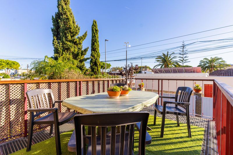 Foto fc1f42cd-779c-461f-a2c1-91792751fdcc. Chalet  en Los Gallos Chiclana de la Frontera