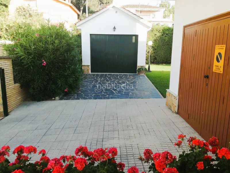 Foto e84a1a7d-f004-435f-b8f9-ad86c68b816d. Chalet  en Bonanza-Avda de Huelva-Barrio Andalucia Sanlúcar de Barrameda