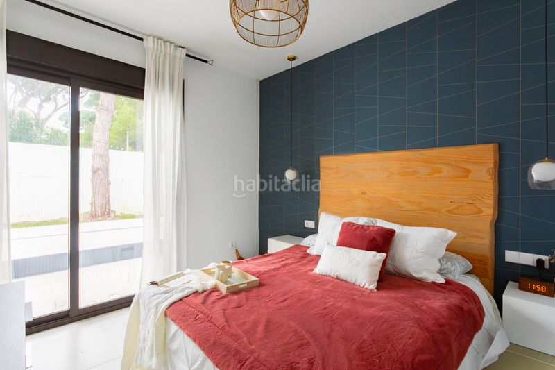 Foto 139bc285-968e-4c37-a9fe-b0e84be89dff. Chalet  en La Barrosa Chiclana de la Frontera