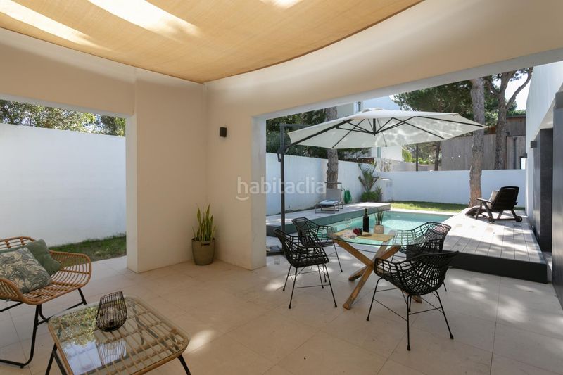 Foto 2e864334-bc4b-4ad5-ae16-d6fb47e05337. Chalet  en La Barrosa Chiclana de la Frontera