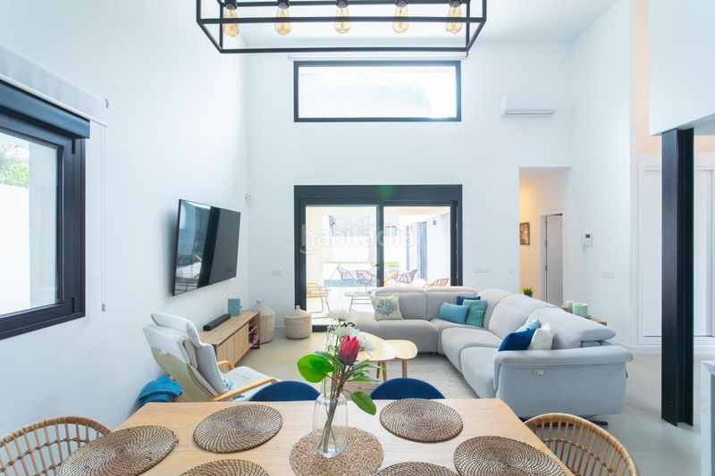 Foto 5e299d30-ab2d-4397-a581-e8b475695b03. Chalet  en La Barrosa Chiclana de la Frontera