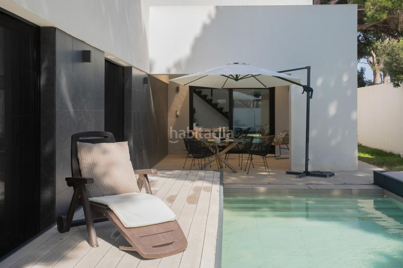 Foto d54afb48-0cb0-4540-a930-038c5d5cfe4b. Chalet  en La Barrosa Chiclana de la Frontera