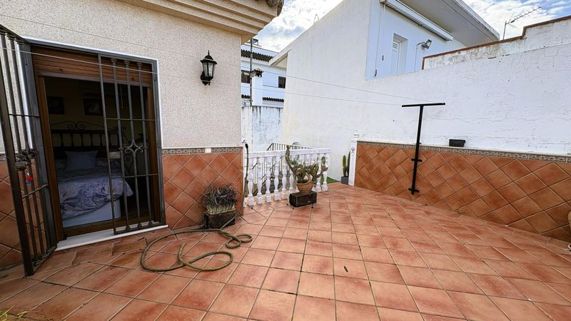 Foto d9c9a350-85e3-4097-b428-82cc3abd4194. Casa adossada amb aparcament piscina a Arcos de la Frontera