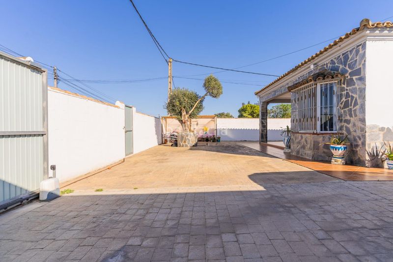 Foto d3ec3c6c-f43e-416c-9396-d648c89eb6a8. Xalet amb aparcament piscina a Los Franceses - La Vega Chiclana de la Frontera