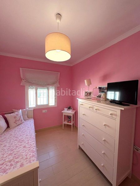 Foto 8aafa002-1894-4132-be15-51e6a1f67206. Casa adossada a Núcleo urbano Chiclana de la Frontera