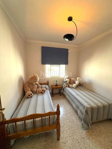Foto b4bed1c0-0b0b-41d7-89a5-1b32108a9bba. Casa adossada a Núcleo urbano Chiclana de la Frontera