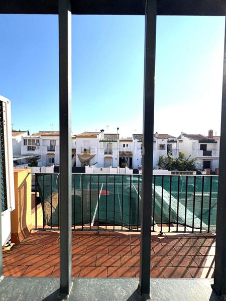 Foto d31209c0-f4d1-41a0-8c85-f6b805f29b9a. Casa adossada a Núcleo urbano Chiclana de la Frontera