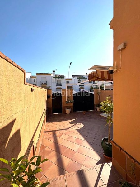 Foto d7be4a4c-4ec5-43db-9e51-e705a70b71d0. Casa adossada a Núcleo urbano Chiclana de la Frontera