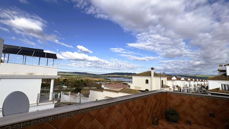 Foto 4f34f18c-cd7e-45bc-8777-1b02785a11a8. Casa aparellada amb aparcament a Arcos de la Frontera