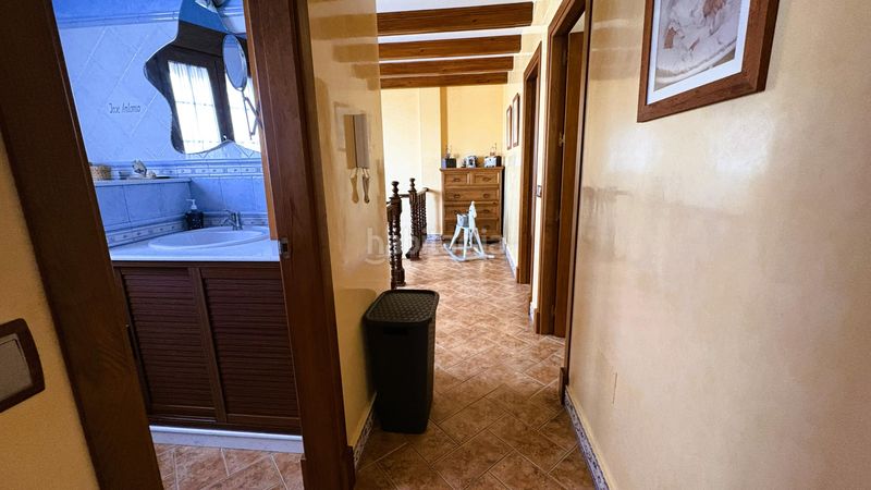 Foto c77a0473-3b45-4ea7-988e-1eb57e6a32ad. Casa aparellada amb aparcament a Arcos de la Frontera