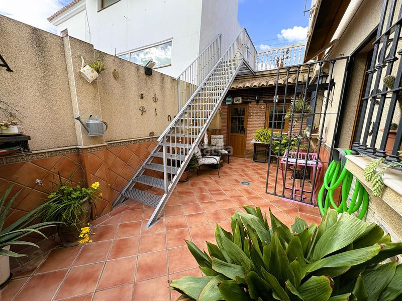 Foto f1a0763e-ed40-4c9e-ae03-dd14e1432ded. Casa aparellada amb aparcament a Arcos de la Frontera