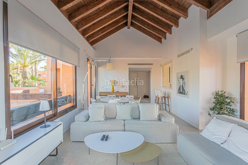Foto 000debbe-c66b-4b71-b98b-cbb405e95011. Apartament amb aparcament piscina a Los Gallos Chiclana de la Frontera