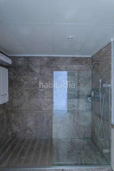 Foto 198bba13-6912-4e42-b0dc-72b2f8724bd2. Apartament amb aparcament piscina a Los Gallos Chiclana de la Frontera