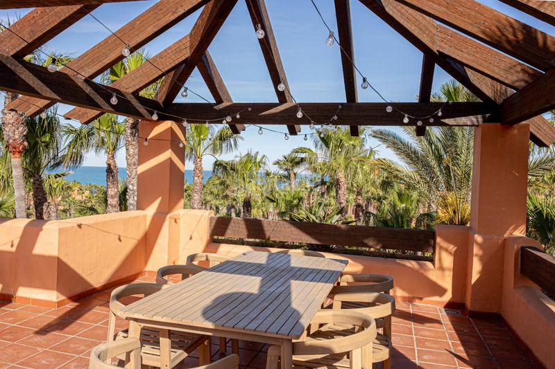 Foto 48e328fd-53bf-4ef2-b0e5-7f3fdae2d29c. Apartament amb aparcament piscina a Los Gallos Chiclana de la Frontera