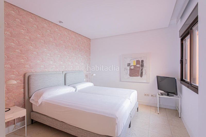 Foto 64a80460-3b8e-43a3-9a3e-b66fc1d45837. Apartament amb aparcament piscina a Los Gallos Chiclana de la Frontera