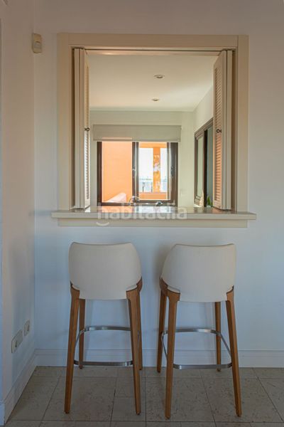 Foto bb00ff53-789c-4e7e-bb26-308fb36ef0cb. Apartament amb aparcament piscina a Los Gallos Chiclana de la Frontera