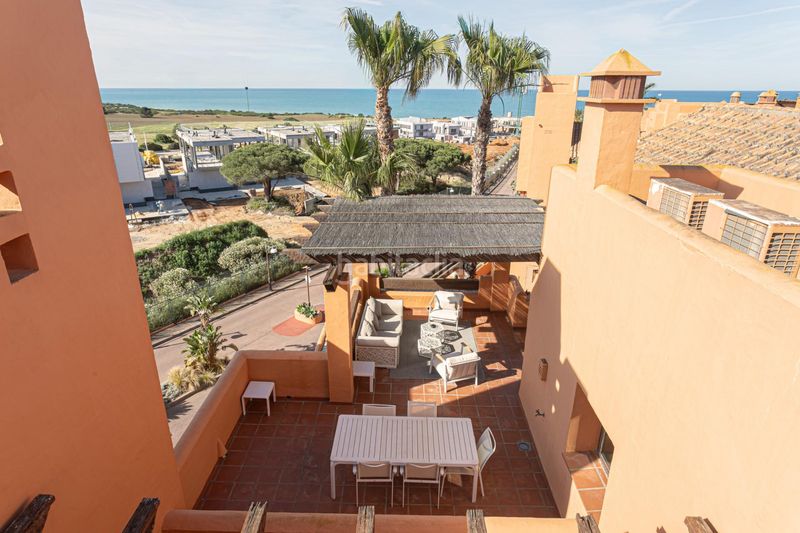 Foto d3de97cf-7966-4f63-9db5-00ecd603fd85. Apartament amb aparcament piscina a Los Gallos Chiclana de la Frontera