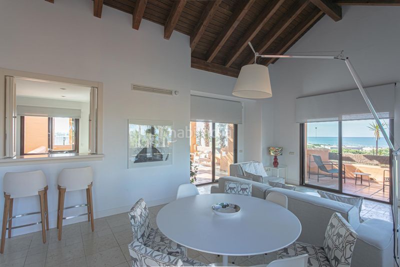 Foto eeceac79-ff43-41ed-a21a-22fd2e335e15. Apartament amb aparcament piscina a Los Gallos Chiclana de la Frontera